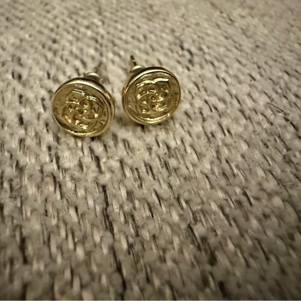 Kendra Scott Gold Stud Earrings